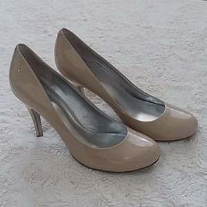 Nude Patent leather heels Jessica Simpson sz 9B/39